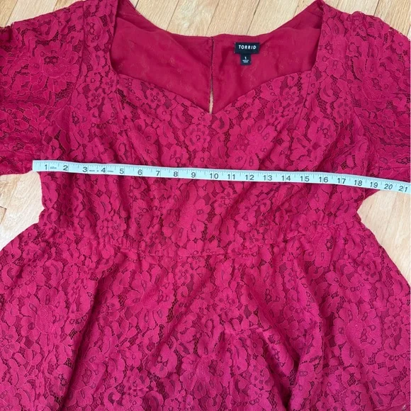 🍂CLEAROUT Torrid Peplum Lace Puff Sleeve Top - Picture 11 of 15